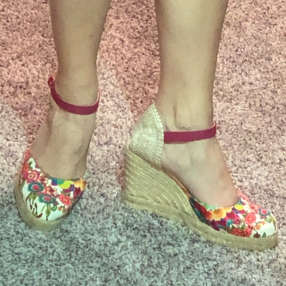 Floral Desigual Wedge Espadrilles 🌸 - Picture 2 of 8